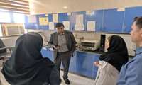 دیدار دکتر میرزاده معاون بهداشتی دانشگاه با کارکنان علوم آزمایشگاهی به مناسبت روز علوم آزمایشگاهی 